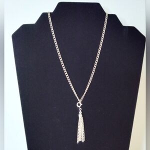Chain Tassel Pendant Necklace Simple Silver Tone 16 Inches Tassel 1.5 Inches‎